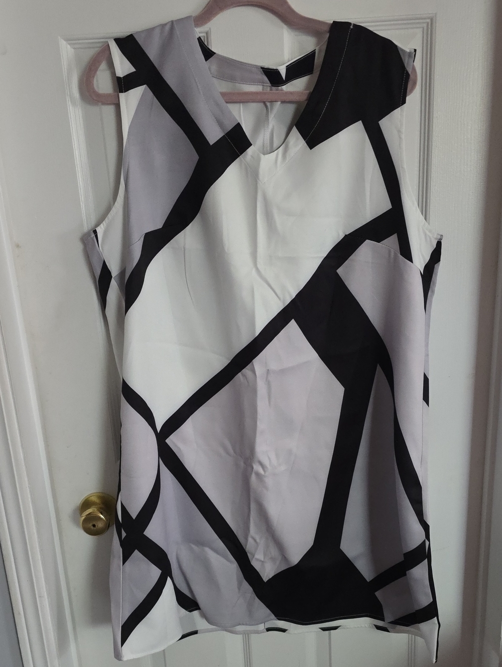 Sleeveless Black and Gray Geometric Shift Dress